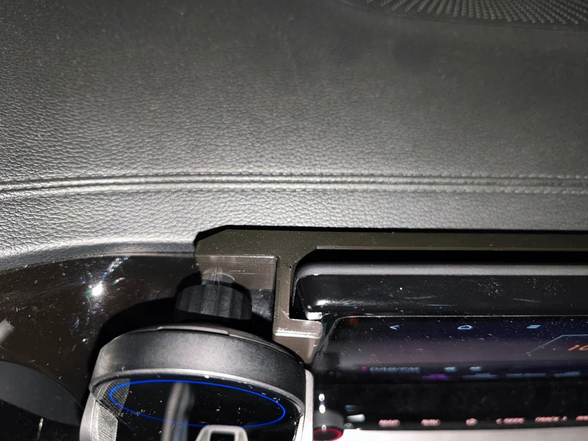 Giá đỡ ĐT Kia Proceed GT cho Xiaomi Mi 20W Wireless Car Charger - Image 3
