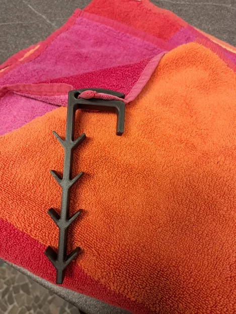 Kẹp khăn tắm biển & móc treo du lịch (Beach Towel Clip & Travel Hook) - Image 1