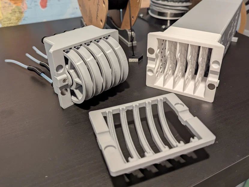 Buffer MMU2/MMU3 có nắp nam châm & khay nạp nhanh (Easy Load Tray) - Image 1