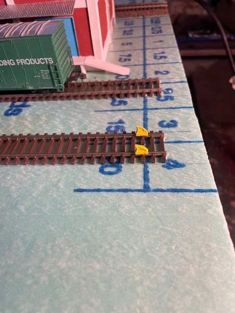 Chặn bánh xe tỉ lệ HO (HO Scale Wheel Stop) - Image 2