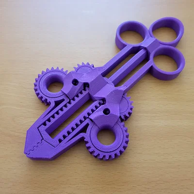Predator Action Pliers: Kìm gắp cơ khí độc đáo in 3D