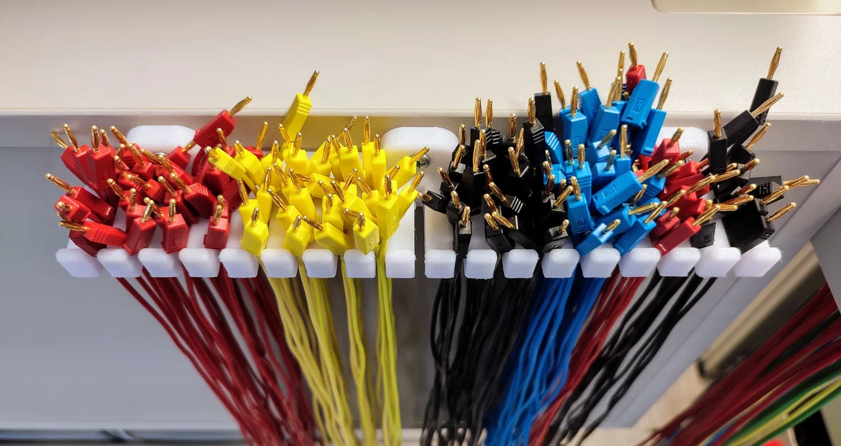 Giá treo cáp phòng thí nghiệm (Laboratory cable holder) 3D in - Image 1