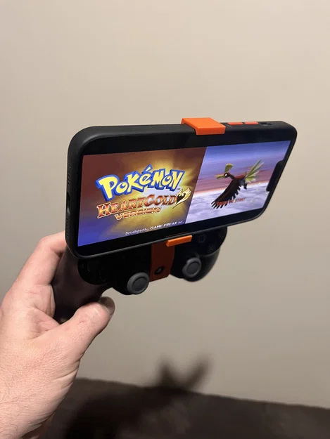 Giá đỡ điện thoại iPhone 13 Pro Max gắn tay cầm PS4 (In 3D) - Image 3