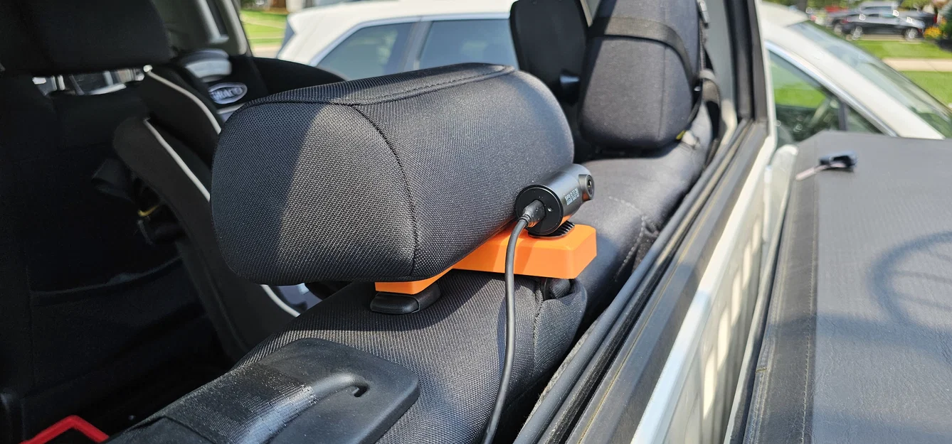 Ngàm gắn camera sau lên tựa đầu cho Toyota Tundra 2020 - Image 3