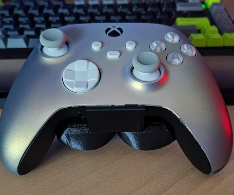 Giá đỡ gắn mông Deadpool cho tay cầm Xbox controller - Image 4