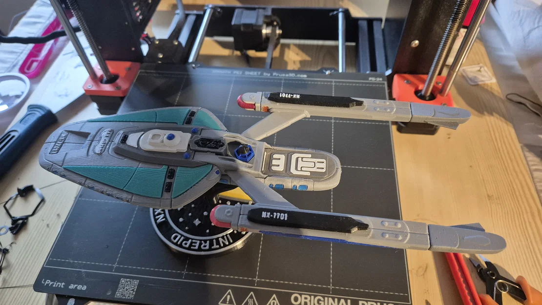 Mô hình phi thuyền 3D Concept-Ship U.S.S. Intrepid phong cách Star Trek - Image 3