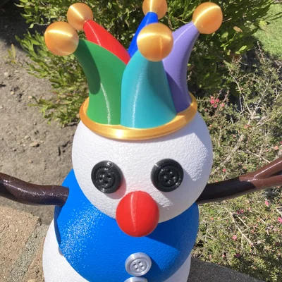 Nón Hề (Jester Hat) cho Người Tuyết Khổng Lồ