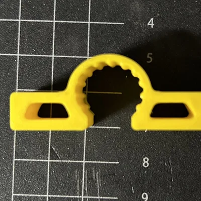 Kẹp giữ ống PEX 1/2 inch kèm 2 lỗ bắt vít chắc chắn