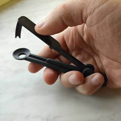 Dụng cụ tách hạt Cherry (Cherry pitter)