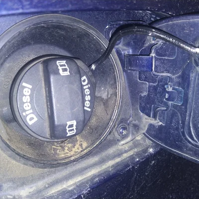 Thanh nẹp nắp bình xăng Audi A4 B6, B9