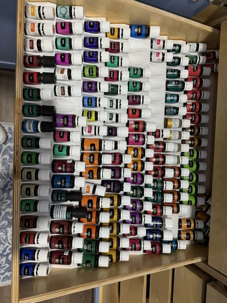 Khay ngăn kéo để chai tinh dầu (ESSENTIAL OIL DRAWER TRAY W/GRIDFINITY) - Image 1