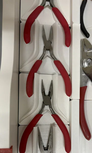 Khay Gridfinity lồng nhau cho kìm (Gridfinity nesting pliers) - Image 1