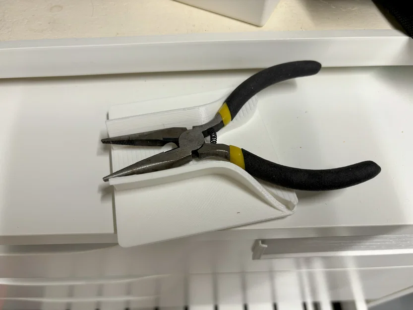 Khay Gridfinity lồng nhau cho kìm (Gridfinity nesting pliers) - Image 2