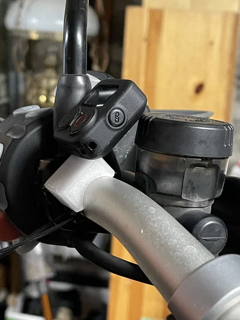 Giá đỡ remote GPS Bluetooth DJI Osmo Action 4 cho ghi-đông 22 mm - Image 1