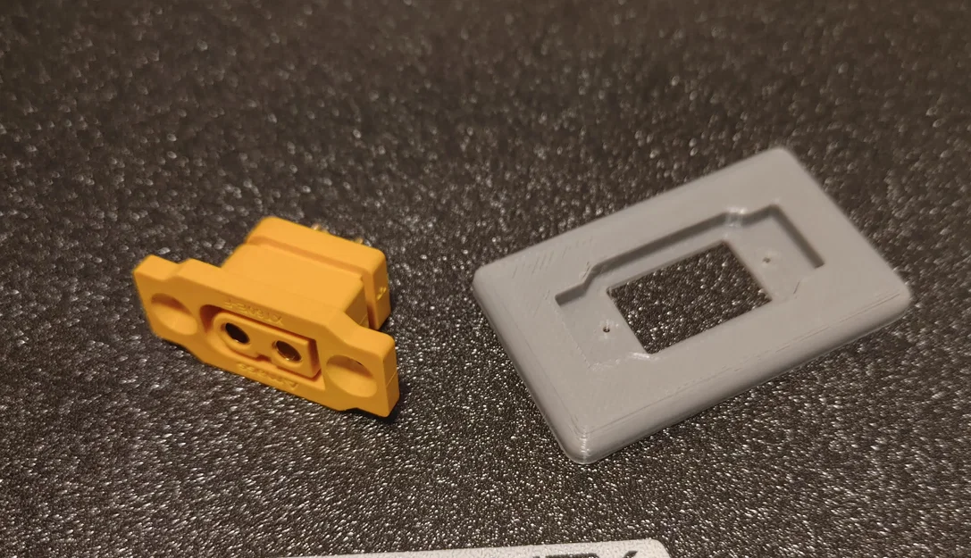 Khung ốp lắp đặt jack cắm XT60 (XT60 bulkhead connector trim) - Image 2