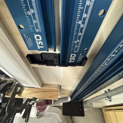 Giá treo tường dọc cho TSO Parallel Guide Rail (Wall Holders Vertical)