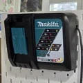 Giá treo Skadis cho sạc Makita DC18RC 18V - Thumbnail 1