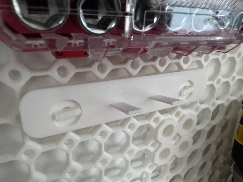 Móc treo hộp dụng cụ Dewalt Tough Case cho Multiboard - Image 2