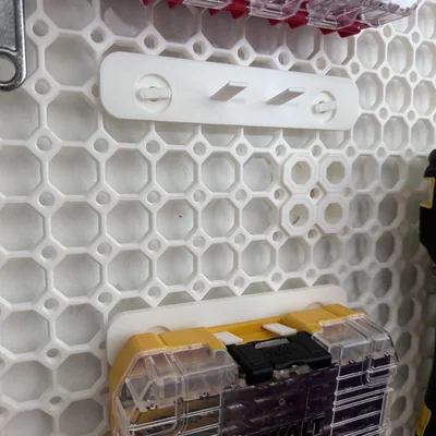 Móc treo hộp dụng cụ Dewalt Tough Case cho Multiboard