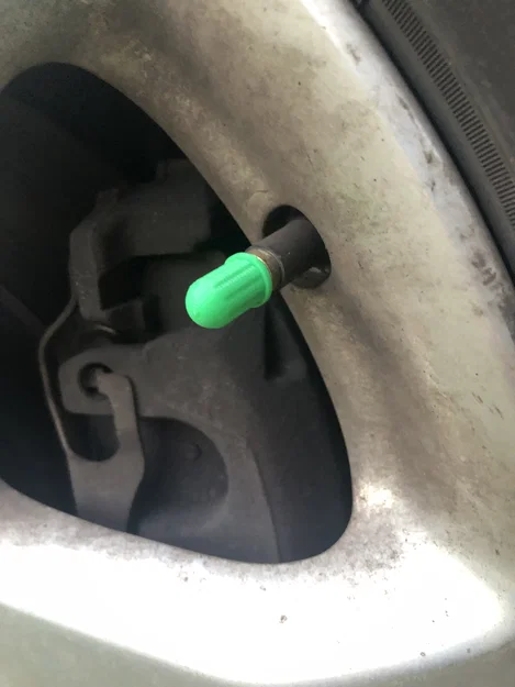 Nắp van bánh xe đa năng cho ô tô và xe đạp (Universal Valve Cap) - Image 1