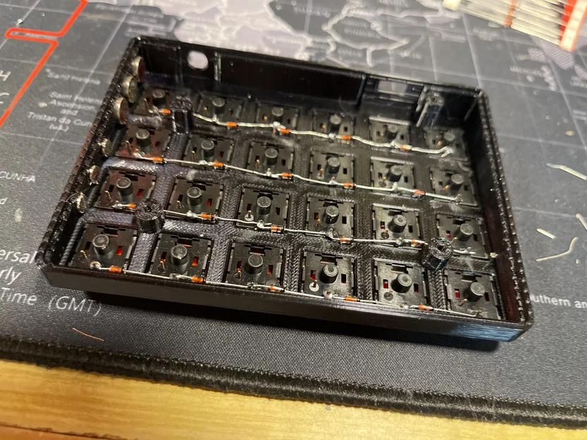 Planck 40% Keyboard Magnetic Split and Full - Image 17