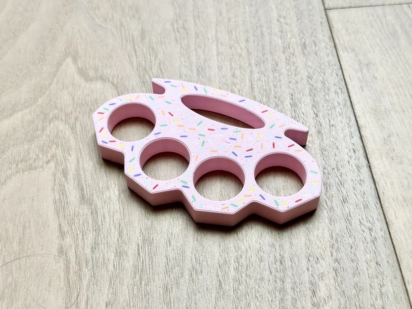 Mô hình trang trí Dessert Warrior Brass Knuckles độc đáo - Image 3