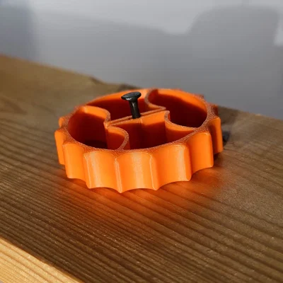 Kẹp giữ đinh điều chỉnh được (Adjustable nail holder)