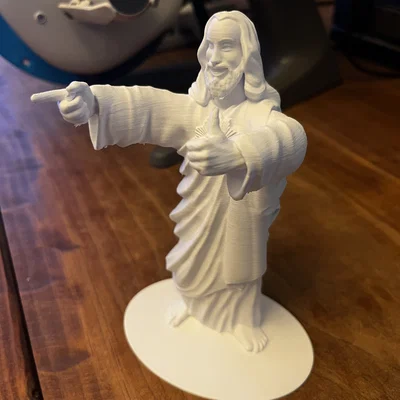 Mô hình Buddy Christ trang trí bàn làm việc với đế đứng vững chãi