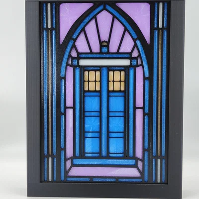 Hộp Đèn Kính Màu TARDIS của Doctor Who