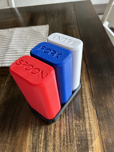 Bộ khay đựng muỗng nĩa có nắp đậy tiện lợi khi đi dã ngoại - Image 2