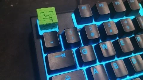 Keycap Creeper cho SteelSeries Apex 3 - Image 1