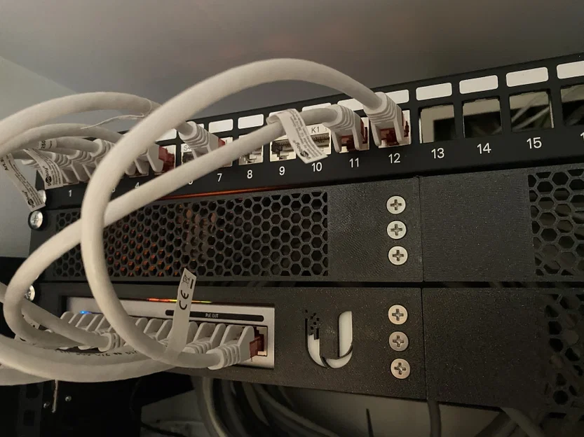 Khung gắn Unifi Switch 8 & US-8-60W cho tủ Rack 19 inch - Image 1