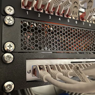 Khung gắn Unifi Switch 8 & US-8-60W cho tủ Rack 19 inch