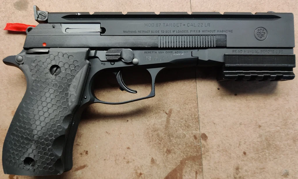 Beretta 87 Target – Grip rộng hơn (wider grip) - Image 1
