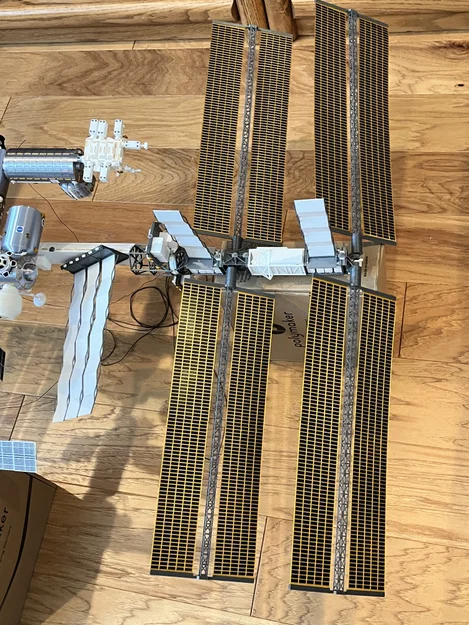 Mô hình Trạm Vũ trụ Quốc tế (International Space Station) tỉ lệ 1/100 - Image 2