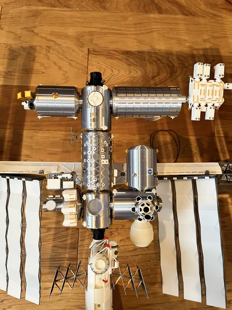 Mô hình Trạm Vũ trụ Quốc tế ISS - Phân đoạn USOS tỷ lệ 1/100 - Image 1