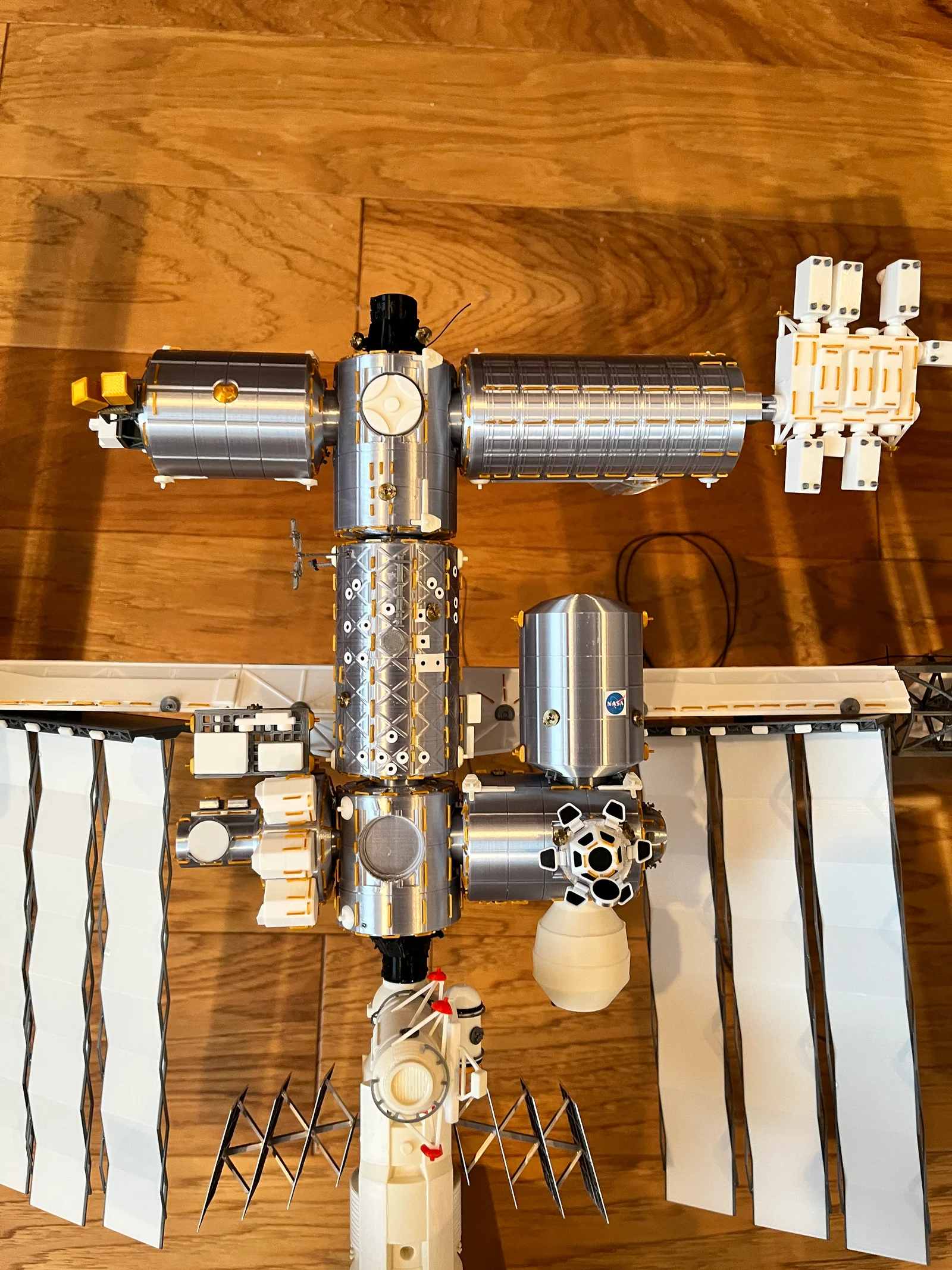 Mô hình Trạm Vũ trụ Quốc tế ISS - Phân đoạn USOS tỷ lệ 1/100 1