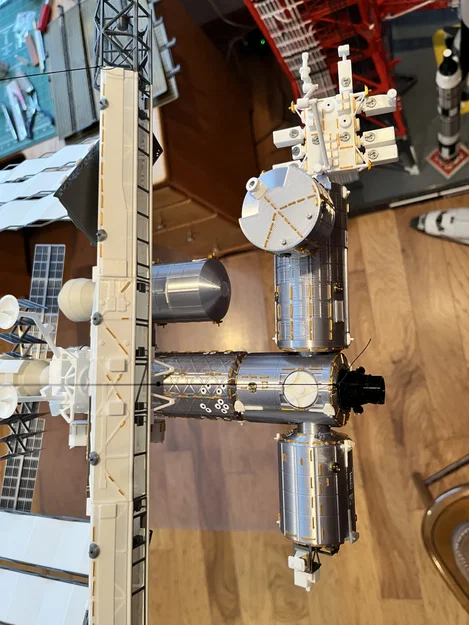 Mô hình Trạm Vũ trụ Quốc tế ISS - Phân đoạn USOS tỷ lệ 1/100 - Image 2