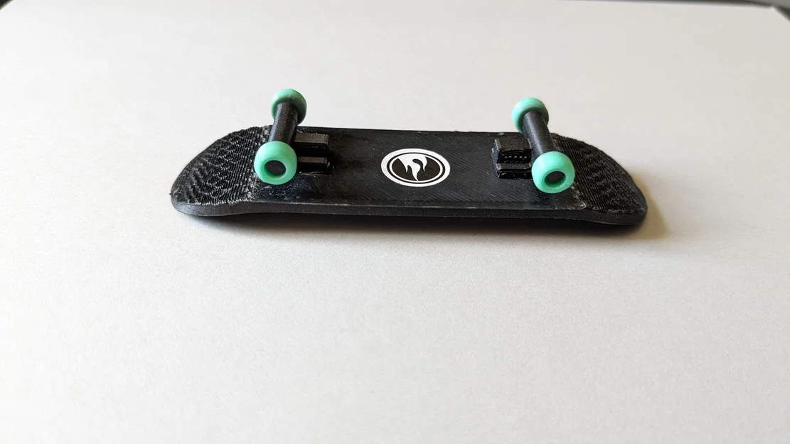 Fingerboard Skateboard - Image 4