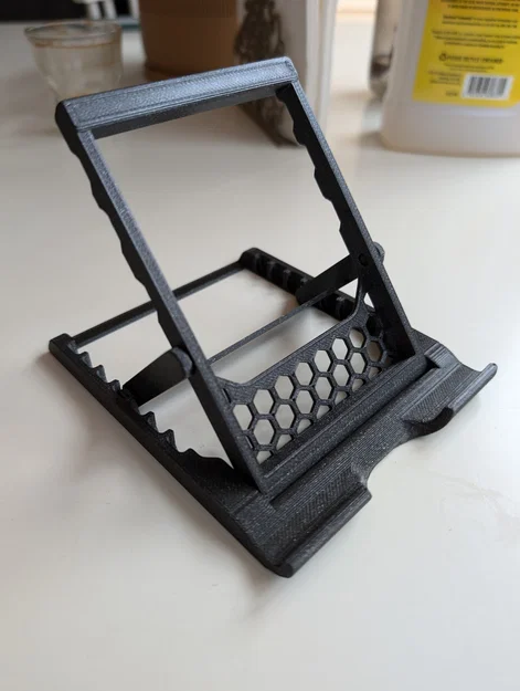Giá đỡ máy tính bảng in 3D: Thiết kế chắc chắn, không cần hỗ trợ - Image 1