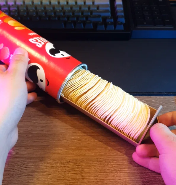 Khay trượt Pringles slider in 3D tiện lợi cho tín đồ ăn vặt - Image 1