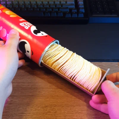 Khay trượt Pringles slider in 3D tiện lợi cho tín đồ ăn vặt