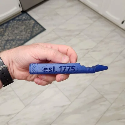 Marine Crayon (Bút sáp Marine bị cắn) – Desk Art