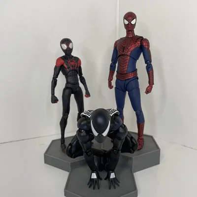 Đế trưng bày 3 mô hình hành động (Tripple Action Figure Stand)