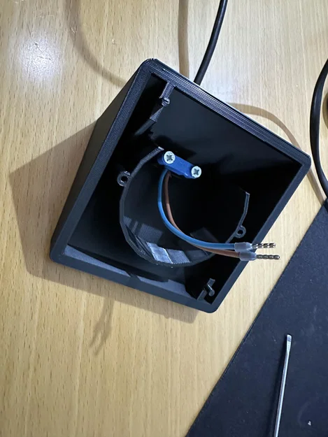 Chân đế để bàn góc 30 độ cho màn hình Shelly Wall-Display - Image 4