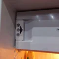 Tay nắm ngăn đá + bản lề cho Klarstein Cool Cousin - Thumbnail 1
