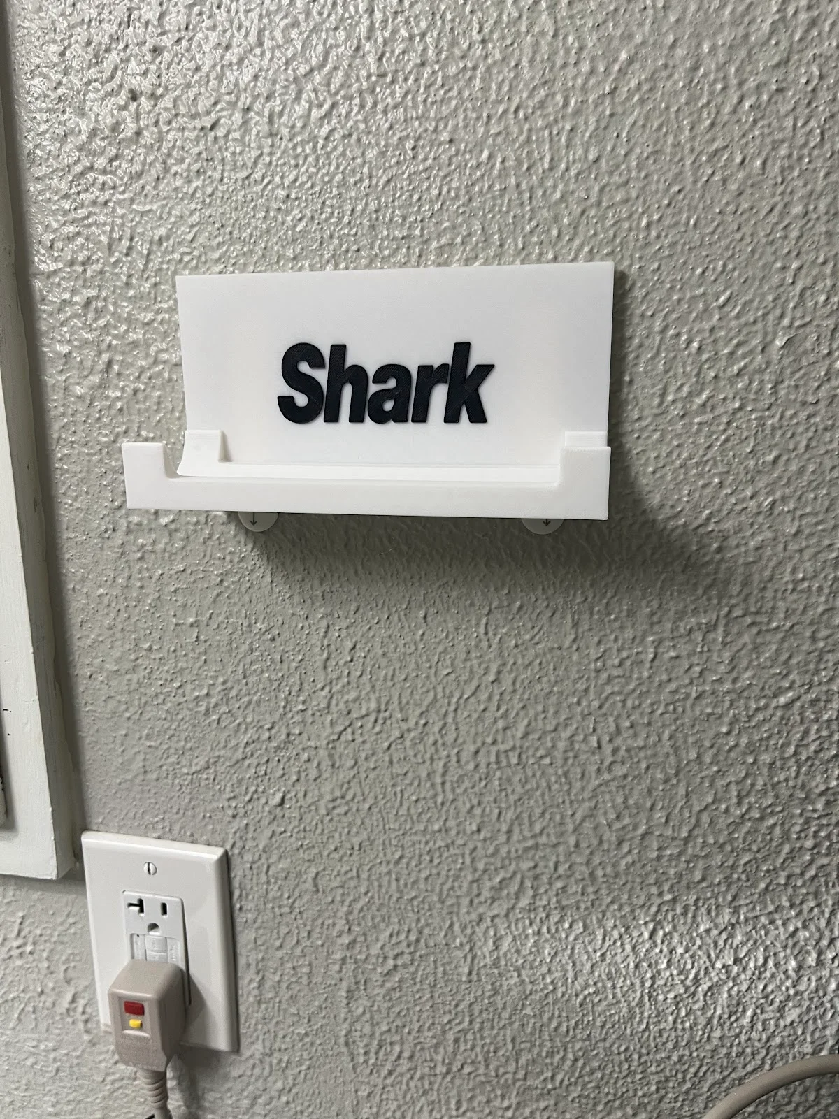 Giá treo tường cho máy sấy tóc Shark Flexstyle cực gọn gàng 1