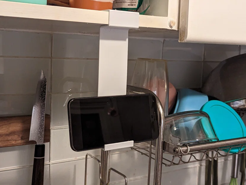 Giá đỡ điện thoại dưới tủ bếp (Kitchen Cabinet Phone Mount) - Image 2