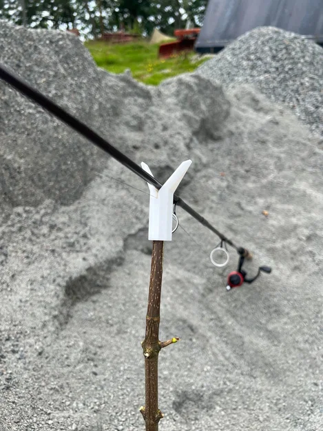 Giá Đỡ Cần Câu Đơn Giản (Simple Fishing Rod Holder) - Image 1