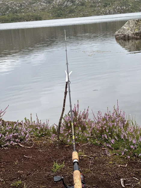 Giá Đỡ Cần Câu Đơn Giản (Simple Fishing Rod Holder) - Image 2